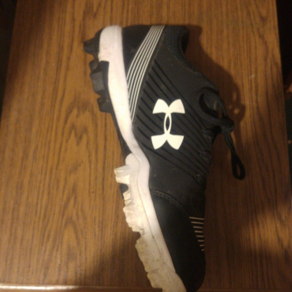 Under armour softball cleats - Picture 3 of 3